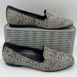 Black & White Zigzag Women's Loafers
